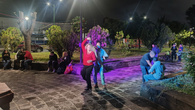 VIERNES CULTURAL REUNIÓ ARTE Y MÚSICA EN EL BARRIO DE SANTIAGO