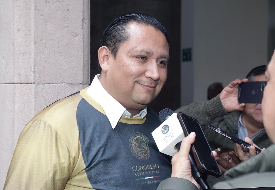 SE ENTREGAN KITS A PARTICIPANTES EN LA CARRERA ATLÉTICA “UN LEGADO A LA NACIÓN”, CON MOTIVO DEL BICENTENARIO DEL BICENTENARIO DE LA CONSTITUCIÓN POLÍTICA DEL ESTADO.